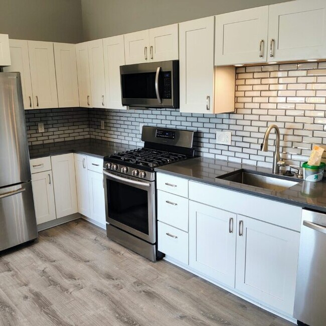 Kitchen - 615 S Main St