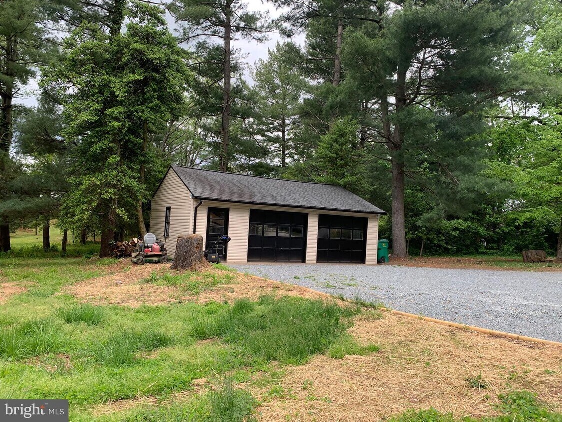 1537 Crowell Rd, Vienna, VA 22182 House Rental in Vienna, VA