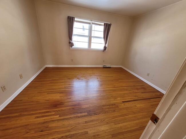 Bedroom - 127 9th St SE