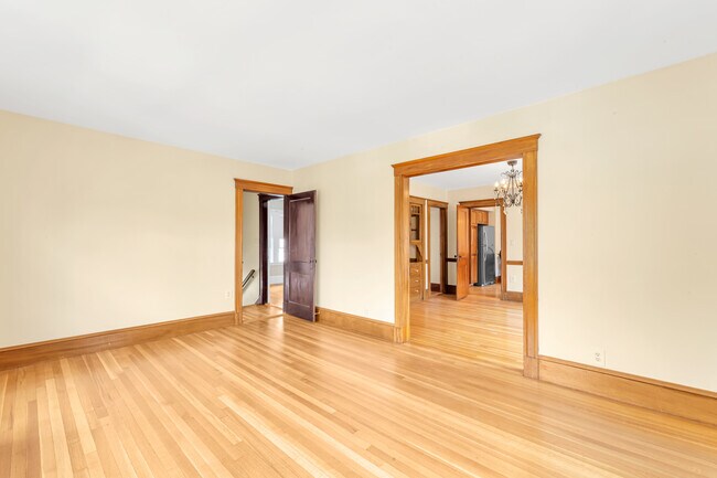 Building Photo - 97 Willow St
