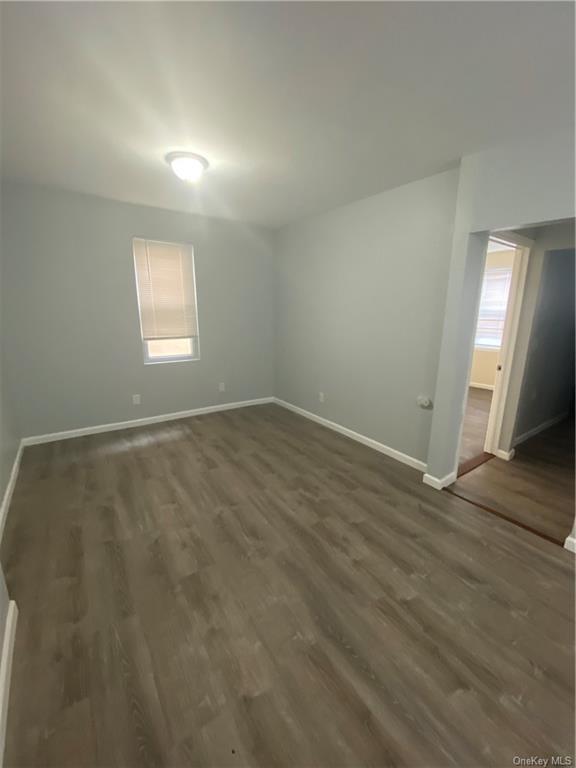 Foto del edificio - 301 E 3rd St