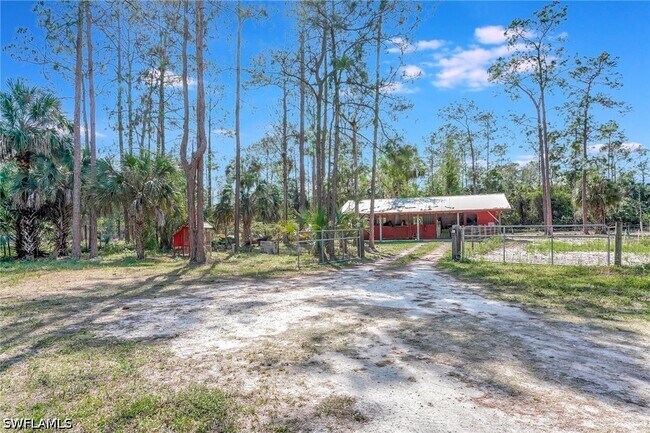 Foto del edificio - 3520 2nd Ave NE