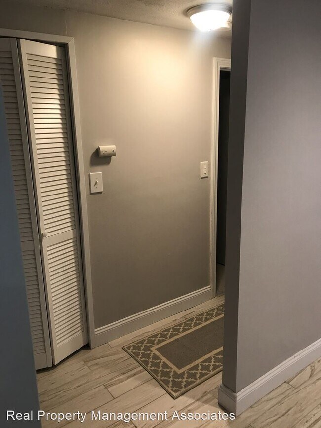 Foto del edificio - 2 br, 1.5 bath House - 36 Greentree Ln, #18