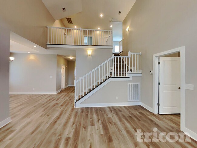 Building Photo - 1765 Bridgecrest Dr