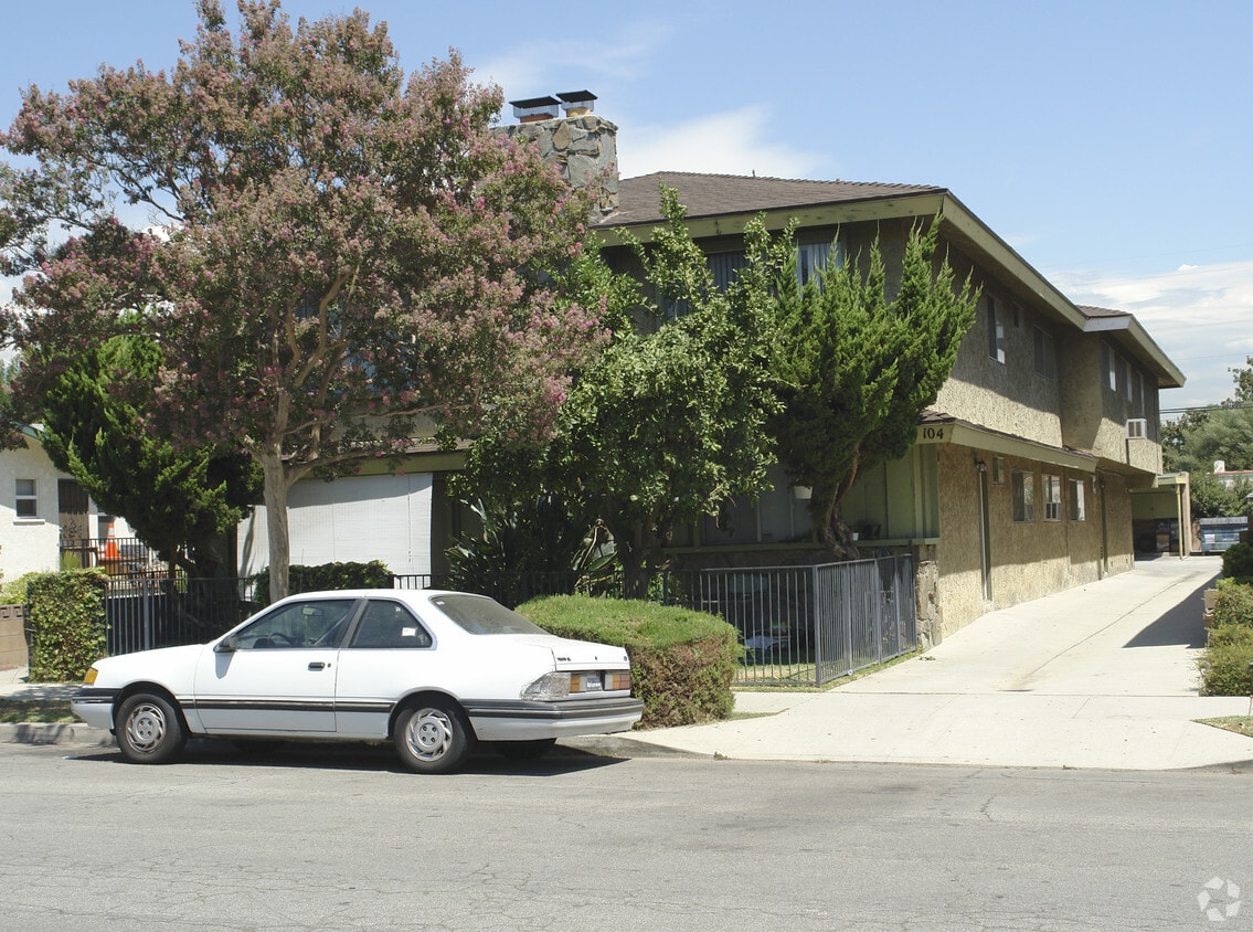 Building Photo - 104 N Valencia St