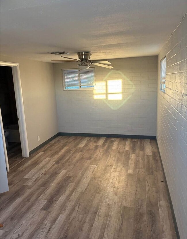 Foto del edificio - 1402 W Mercer Ln