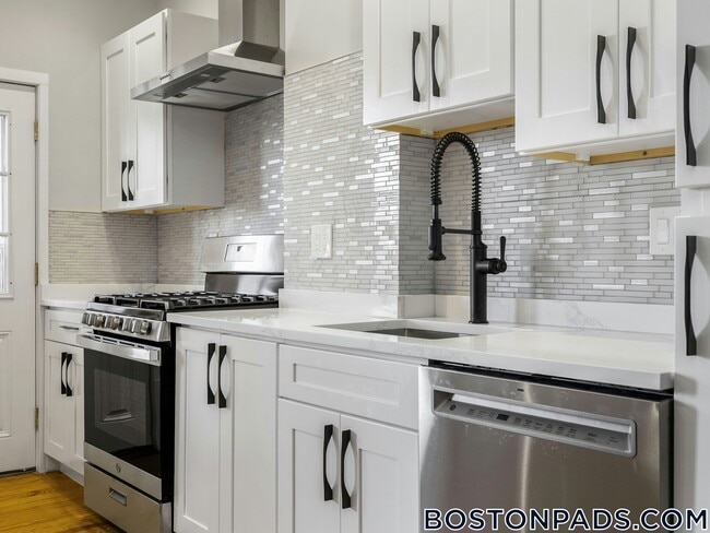 Foto del edificio - 131 Cottage St