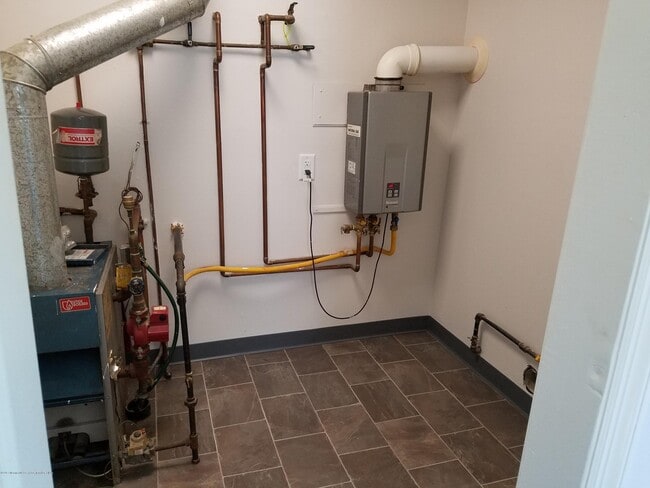 Laundry Room - 141 Seeley Ave