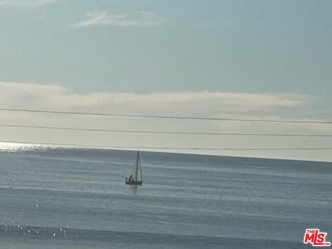 Foto del edificio - 6400 Pacific Ave