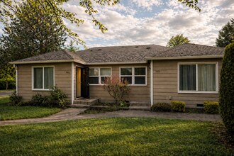 Building Photo - 3600-3602 E Evergreen Blvd