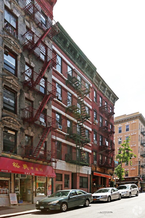Building Photo - 195 Hester St
