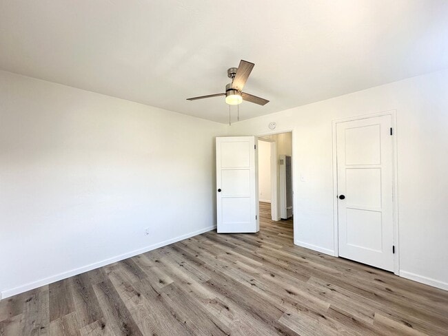 Foto del edificio - Updated 1B 1BA in Crown Point!