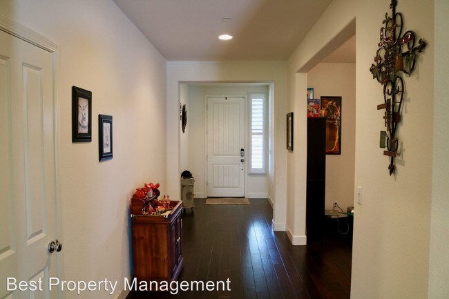 Foto del edificio - 4 br, 3 bath House - 732 Jennifer Street