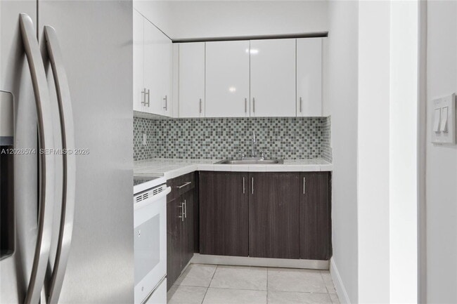 Building Photo - 1330 SW 74th Ct
