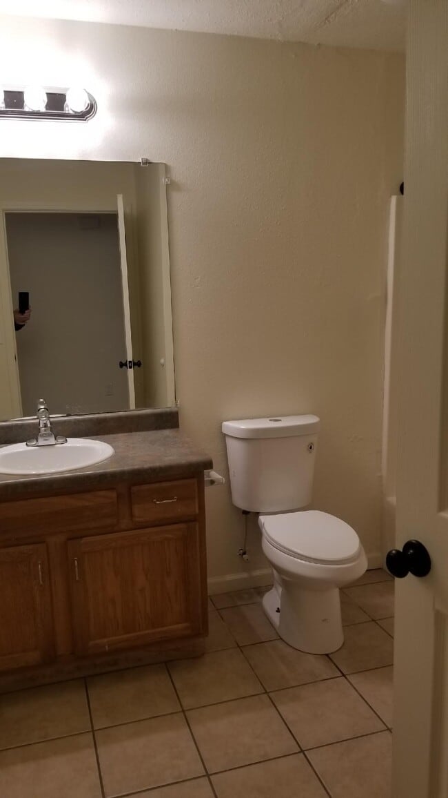 Foto del edificio - 165 Knowledge Ave