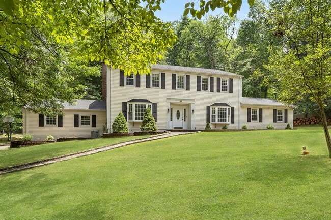 Foto del edificio - 68 Briarwood Ave