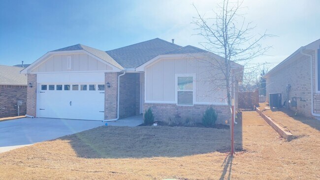 Foto del edificio - 3 Bedroom 2 Bathroom 2 Car Garage Home in Oakdale School District