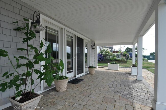 Foto del edificio - 11 Shore Rd