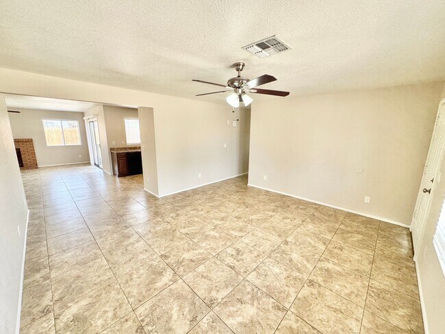 Foto del edificio - Fantastic 3 Bedroom/2 Bath Single Level Home & NO HOA!  Schedule a Showing Today!