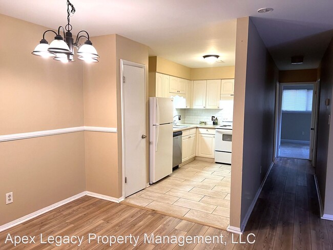 Building Photo - 2 br, 1 bath House - 1299 Schaub Drive  Un...