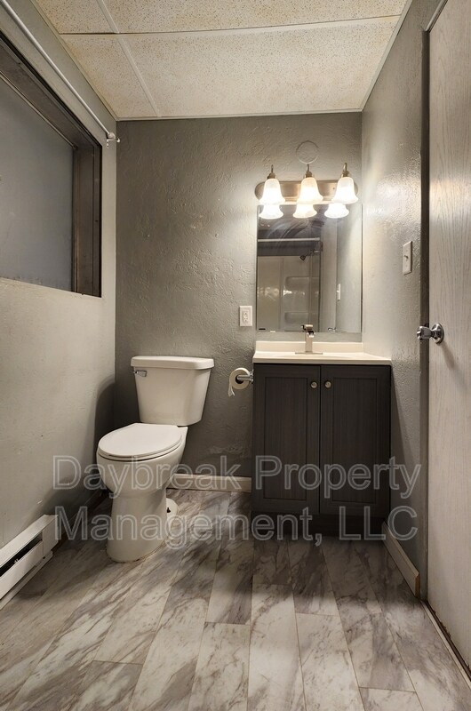 Foto del edificio - 32 10th Ave N