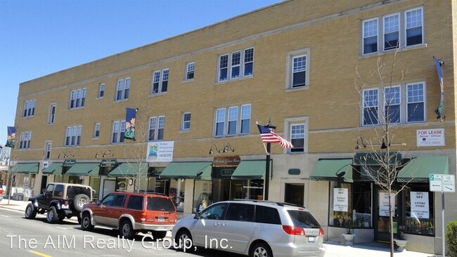 Building Photo - 547 Spring Rd