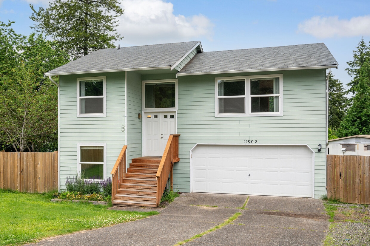 Primary Photo - 11802 200th Avenue Ct E