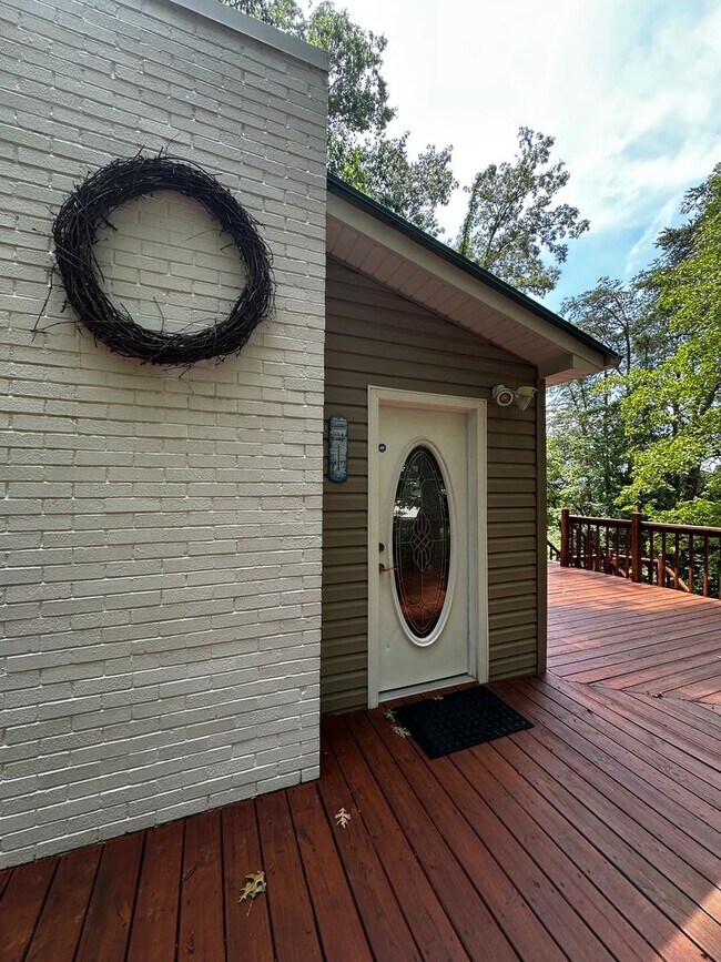 Foto del edificio - 253 White Ln