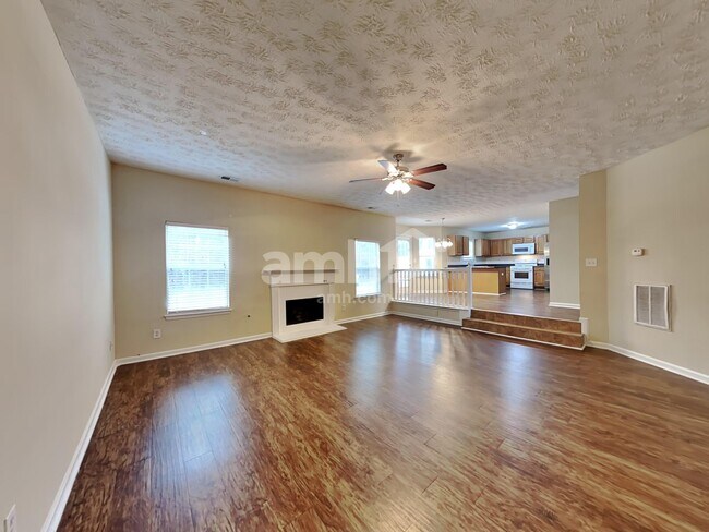 Foto del edificio - 116 Shadowhill Ln