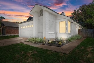 Building Photo - 3010 Siskin Dr