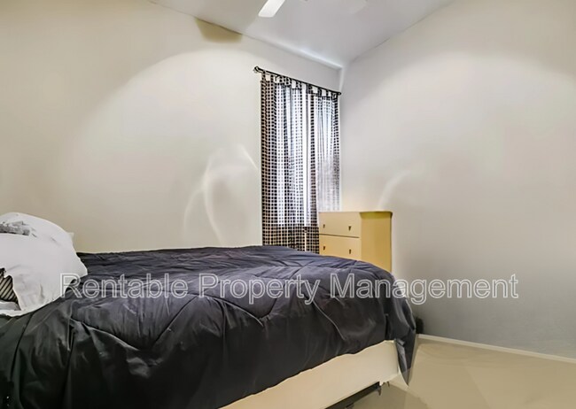 Building Photo - 4221 Park Village Ct