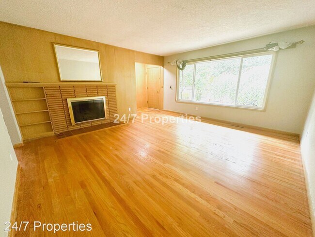 Foto del edificio - 3 br, 1.5 bath House - 1816 NE 132nd Ave.