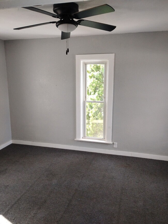 Living room - 308 S 8th St