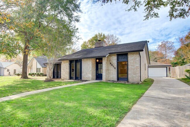 Building Photo - 4015 Pecan Knoll Dr