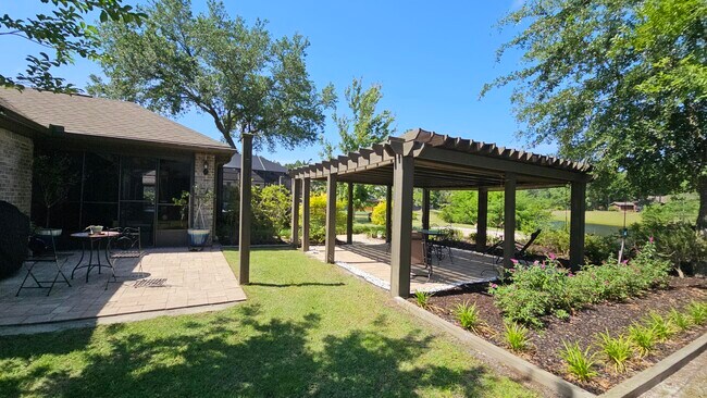 Foto del edificio - 92 Mozart Ln