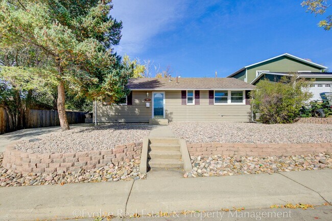 Photo - Evolve Real Estate: Charming Ranch Style Retreat In the Heart of Denver, 15 minutes to Downtown D... House