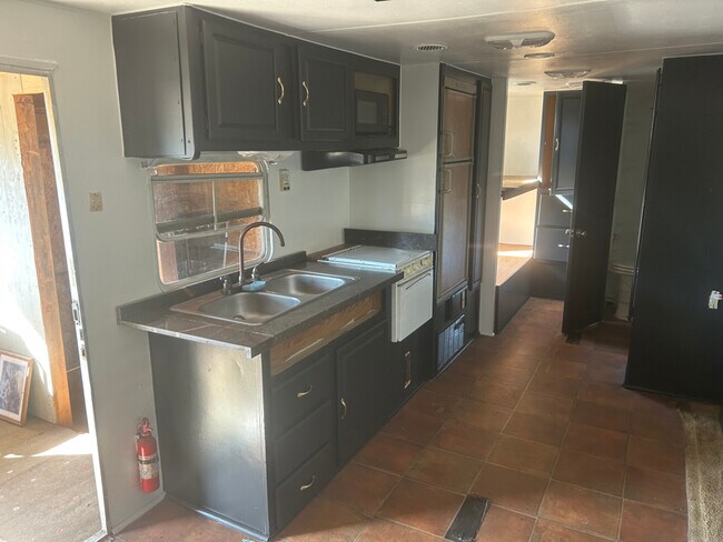 Foto del edificio - 15533 El Cajon St