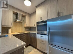 Building Photo - 70 Alexander St