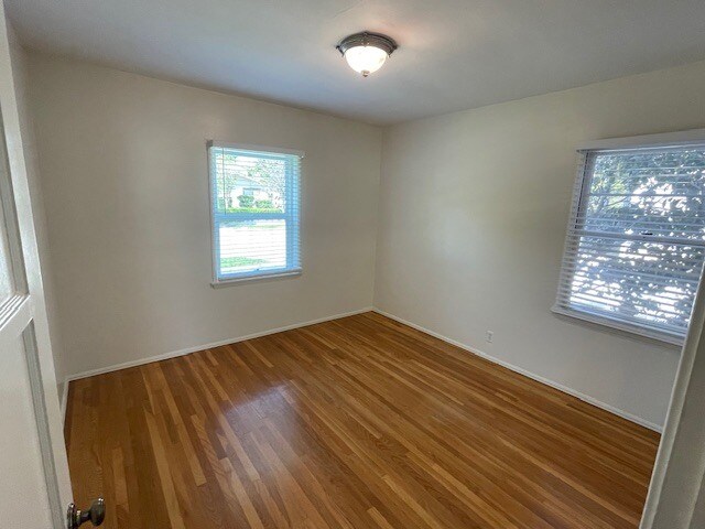 Dormitorio - 808 N Valley St