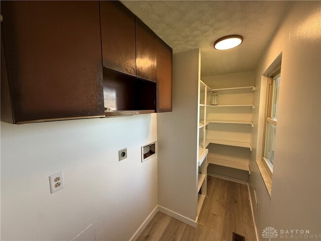 Building Photo - 7619 Bassett Dr