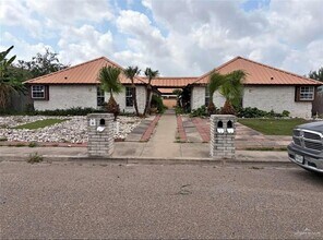 Building Photo - 1902 Agua Fina Ave