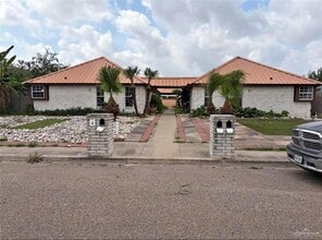 Building Photo - 1902 Agua Fina Ave