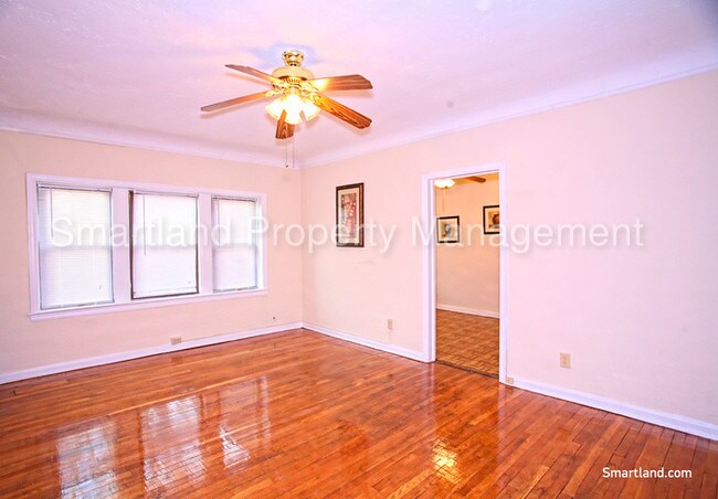 Foto del edificio - 3211 Yorkshire Rd