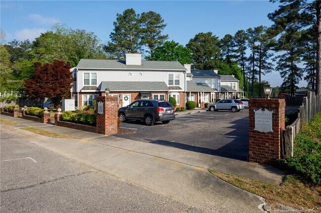 Foto del edificio - 1228 Woodland Dr