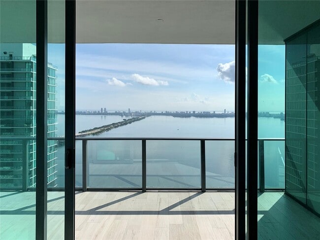 Building Photo - 480 NE 31st