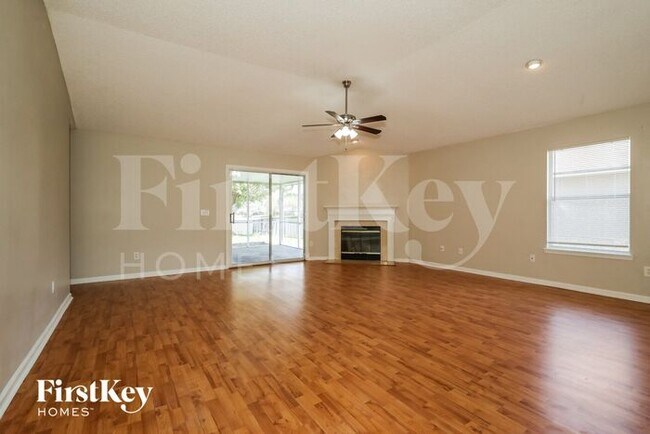 Foto del edificio - 321 Southlake Dr