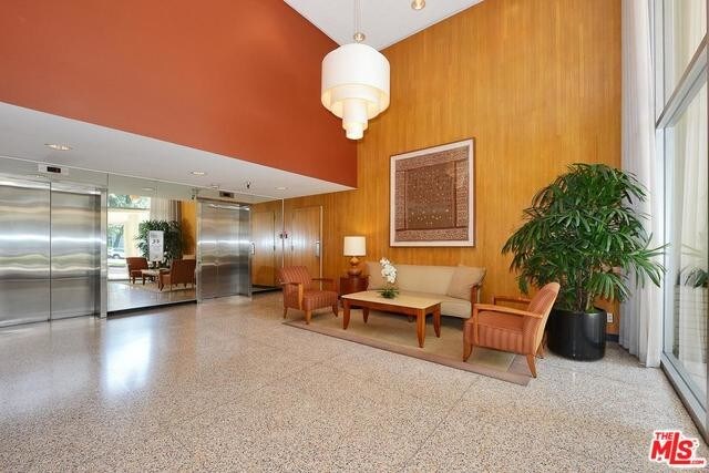 Building Photo - 4455 Los Feliz Blvd
