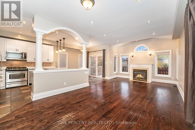 Building Photo - 2432 Hilda Dr