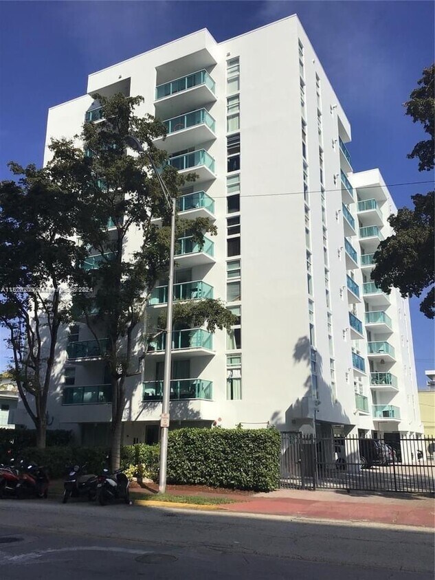 Foto principal - 1035 West Ave