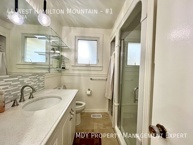 Photo du bâtiment - Amazing West Mountain Location!!